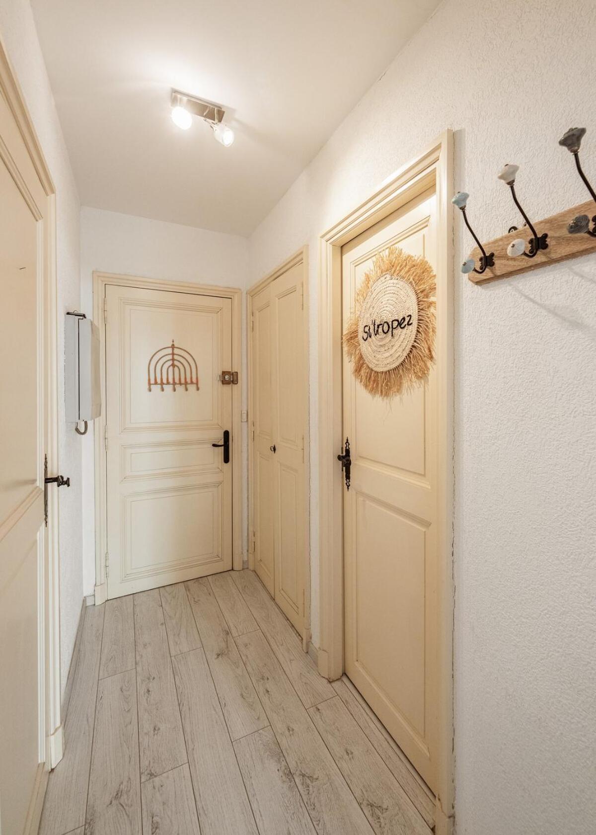 Chic Appartement, Coeur De Tropez, Place Des Lices Apartment *