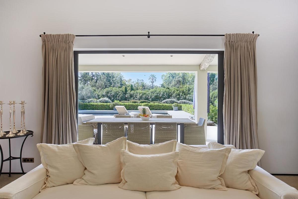 Villa Fortune, *