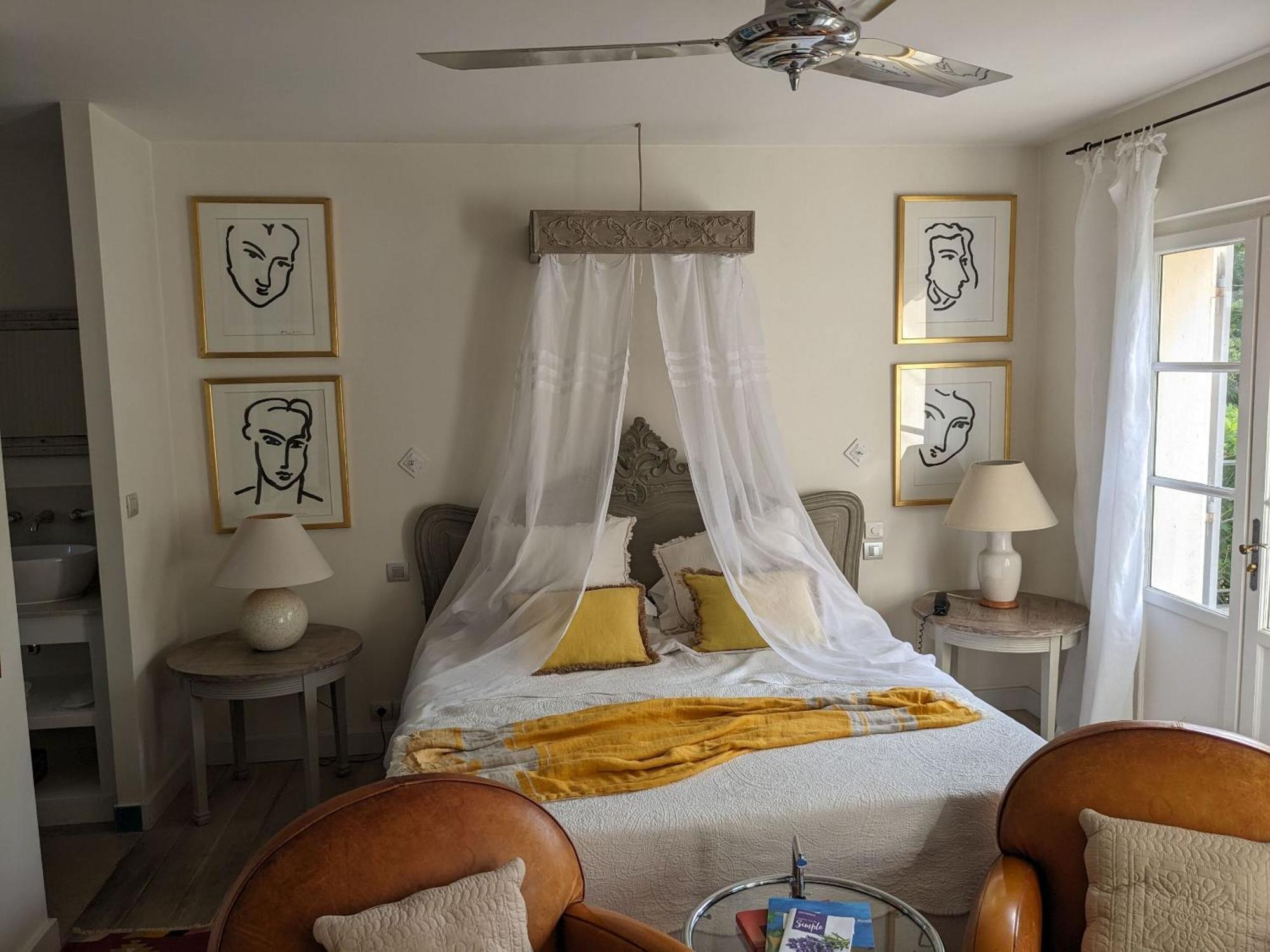 Hotel Pastis