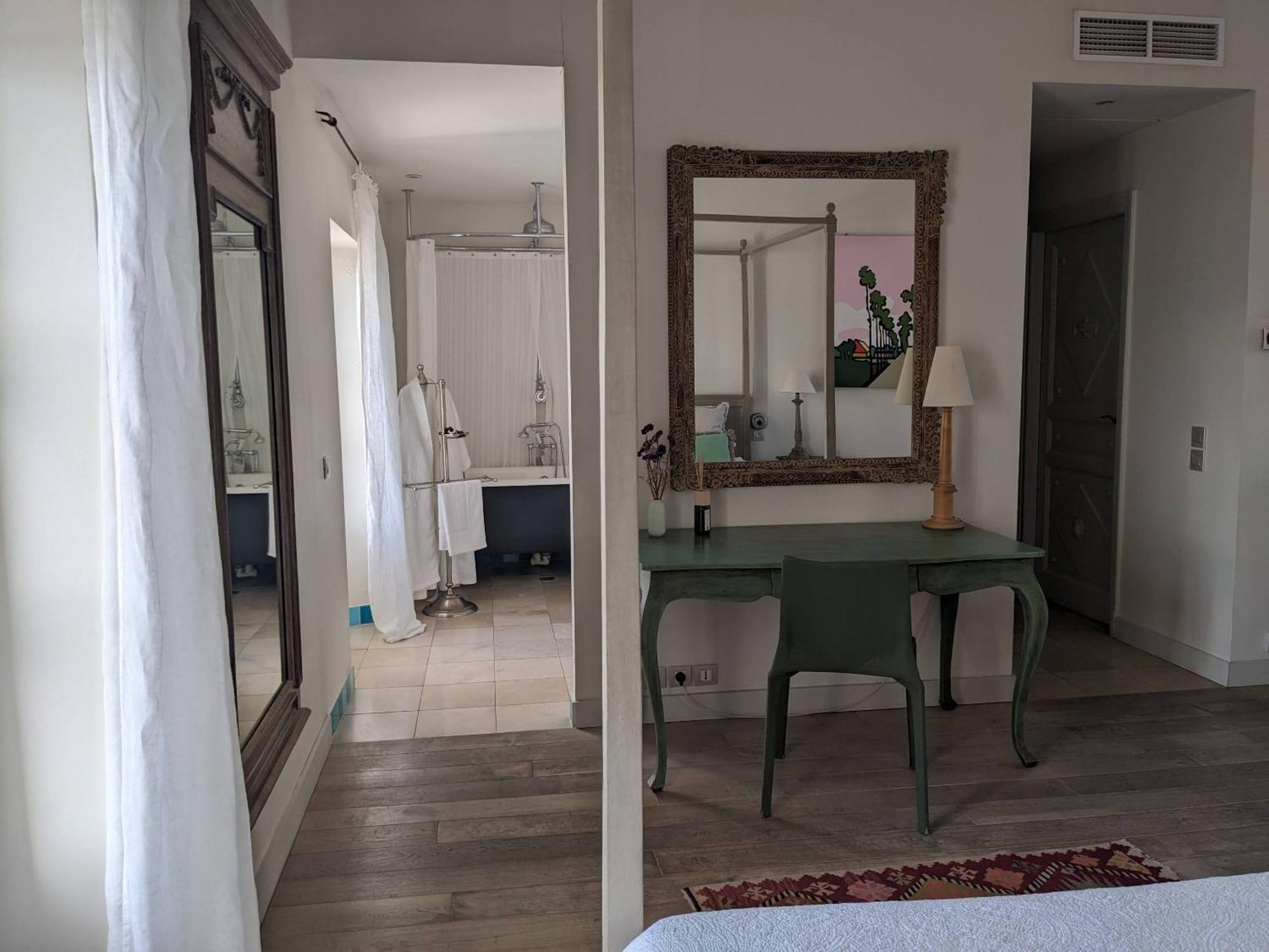 Hotel Pastis 4*