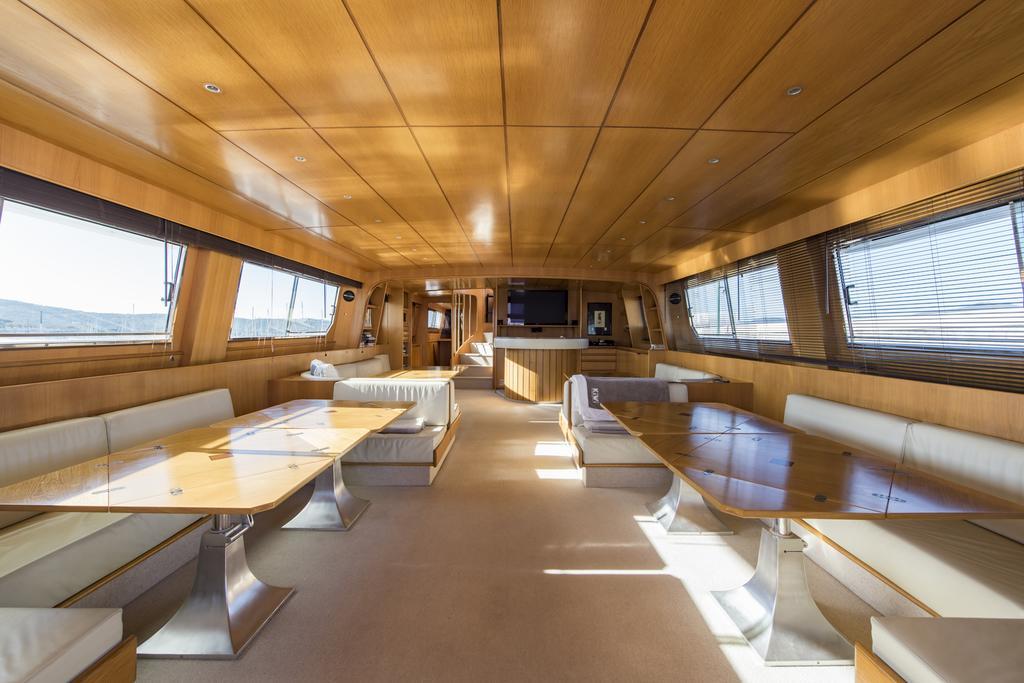 Botel Yacht Ipsum