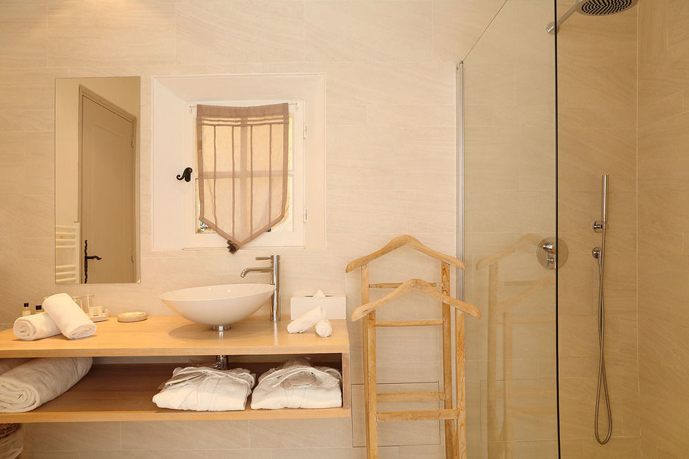Hotel La Bastide D'antoine 4*