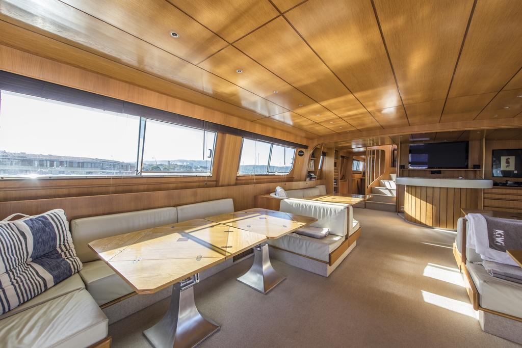 Botel Yacht Ipsum