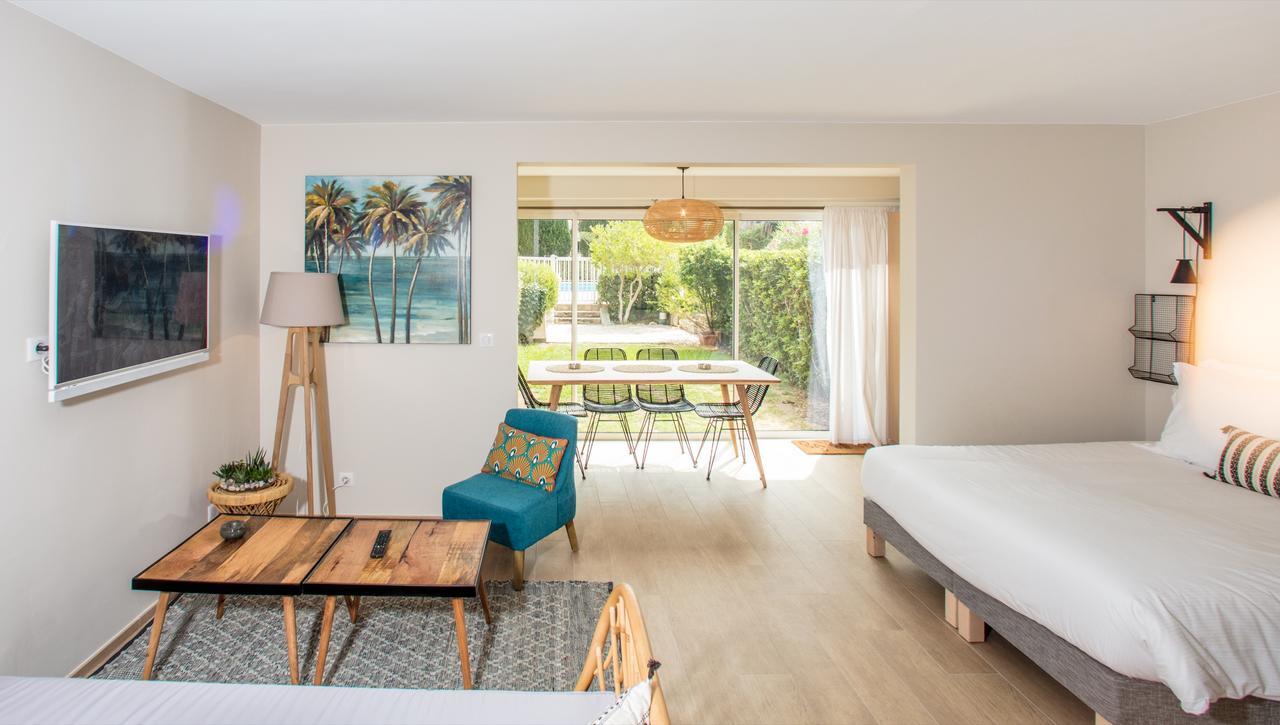 Apartment 10 & 11 By Des Lices