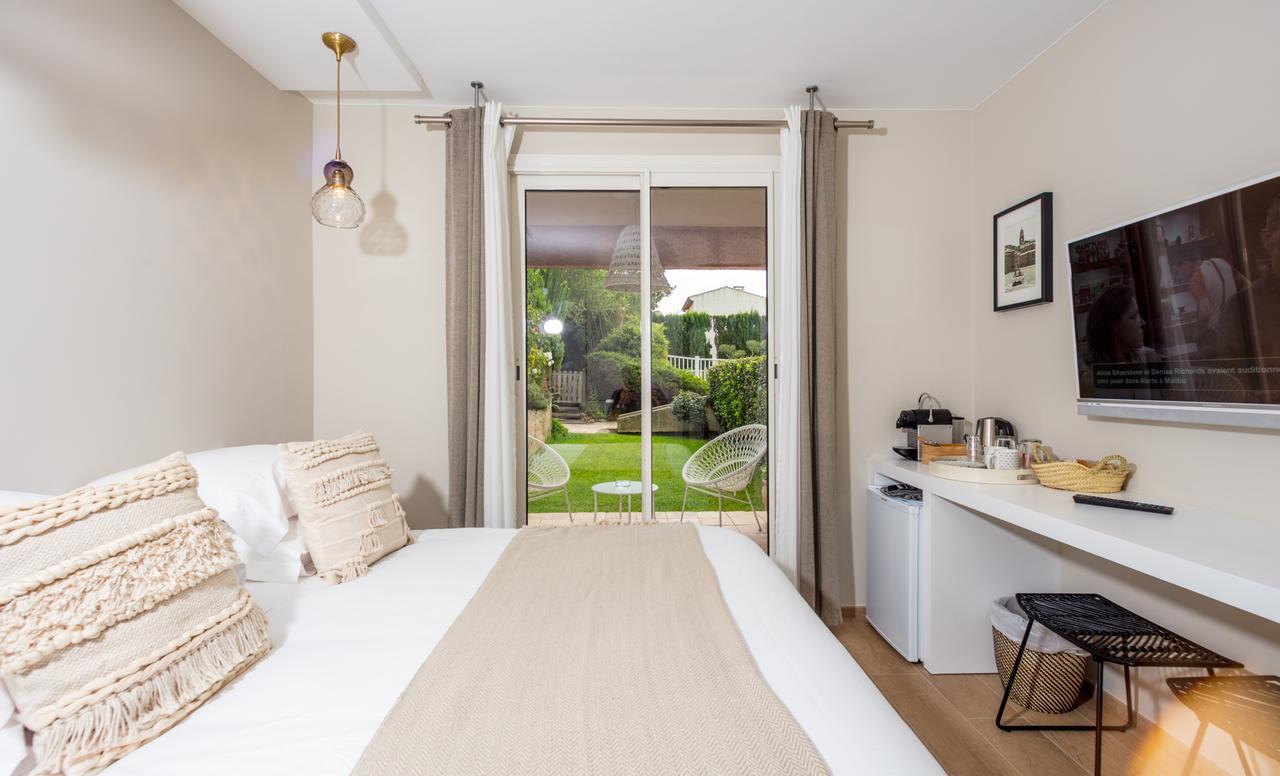 Apartment 10 & 11 By Des Lices