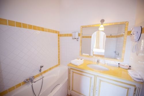 Hotel La Bastide Du Port - De Charme 4*