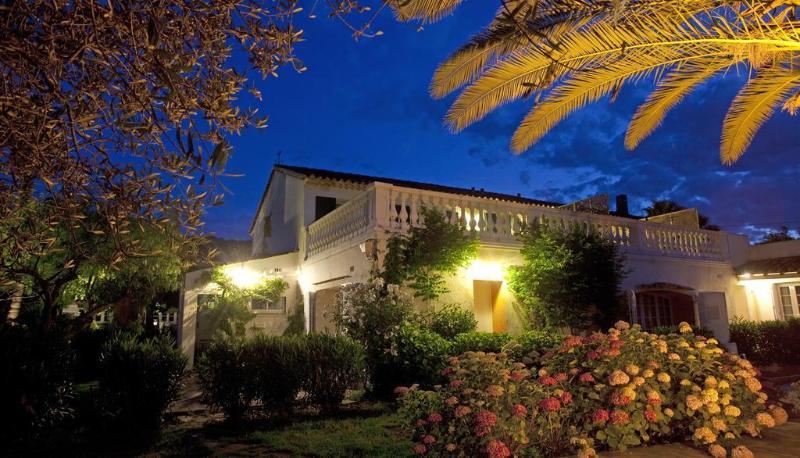 Hotel La Bastide Des Salins 4*
