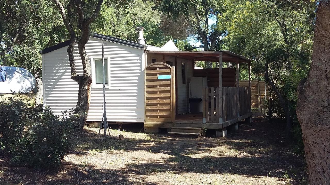 Camping Camping Les Tours Du Pinet Domaine Cezanne