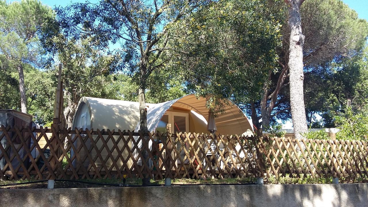 Camping Les Tours Du Pinet Domaine Cezanne Camping Saint-Tropez