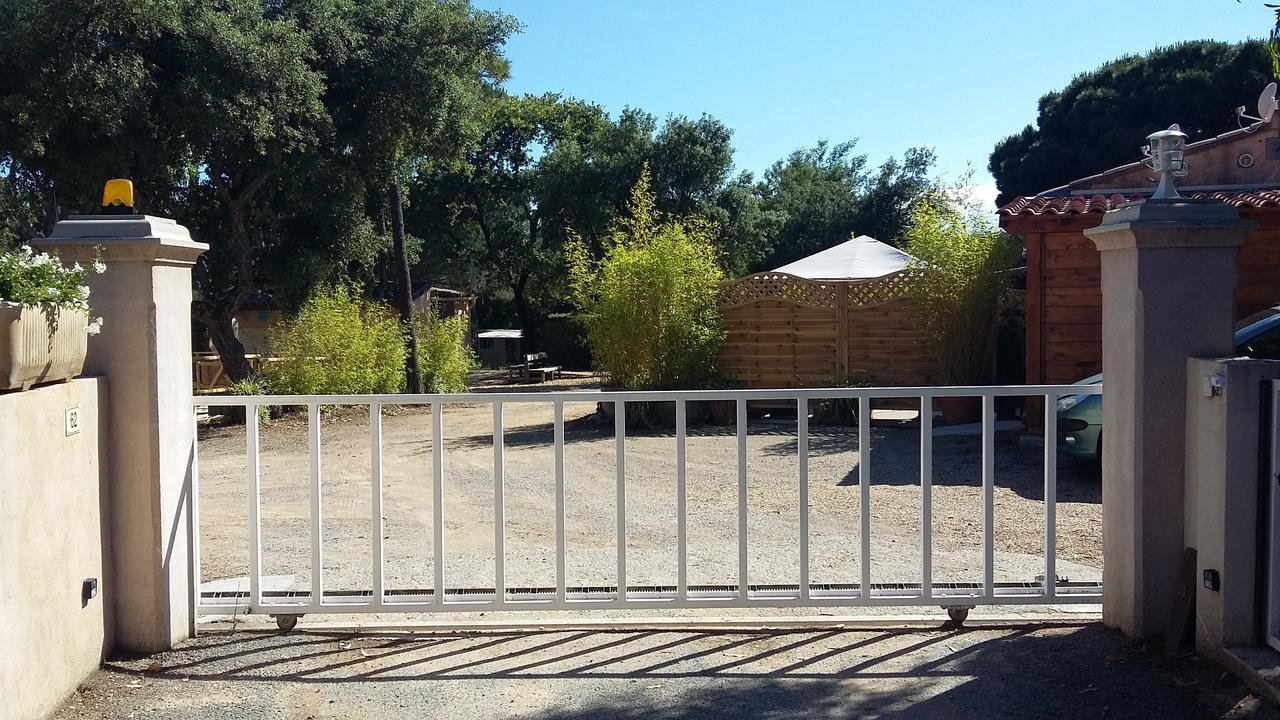Camping Camping Les Tours Du Pinet Domaine Cezanne *
