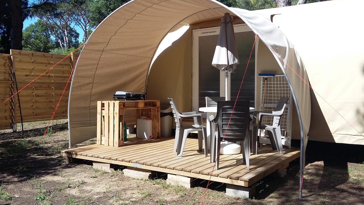 Camping Les Tours Du Pinet Domaine Cezanne Camping *