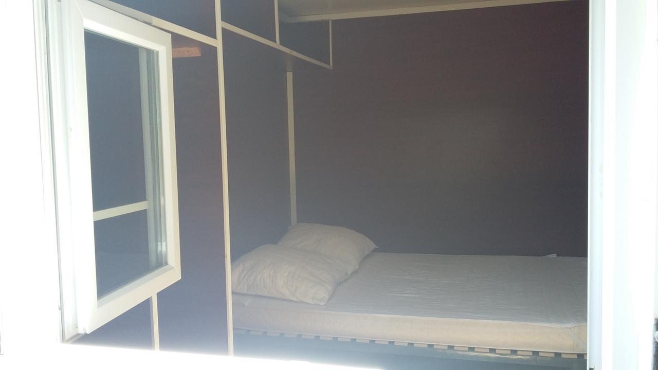 Camping Les Tours Du Pinet Domaine Cezanne
