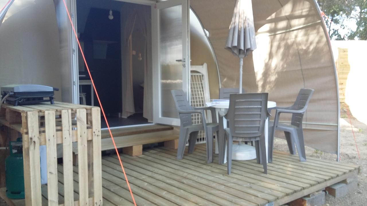 Camping Camping Les Tours Du Pinet Domaine Cezanne