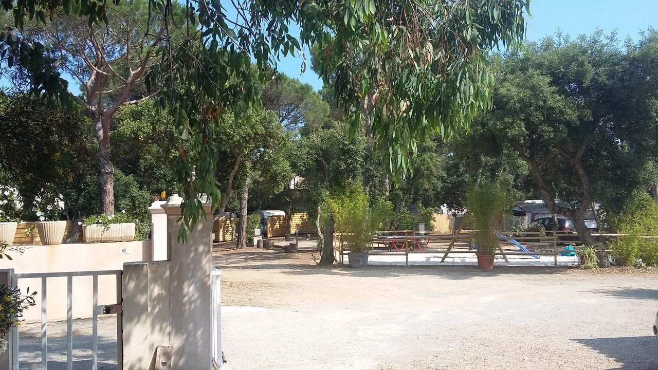 Camping Les Tours Du Pinet Domaine Cezanne *