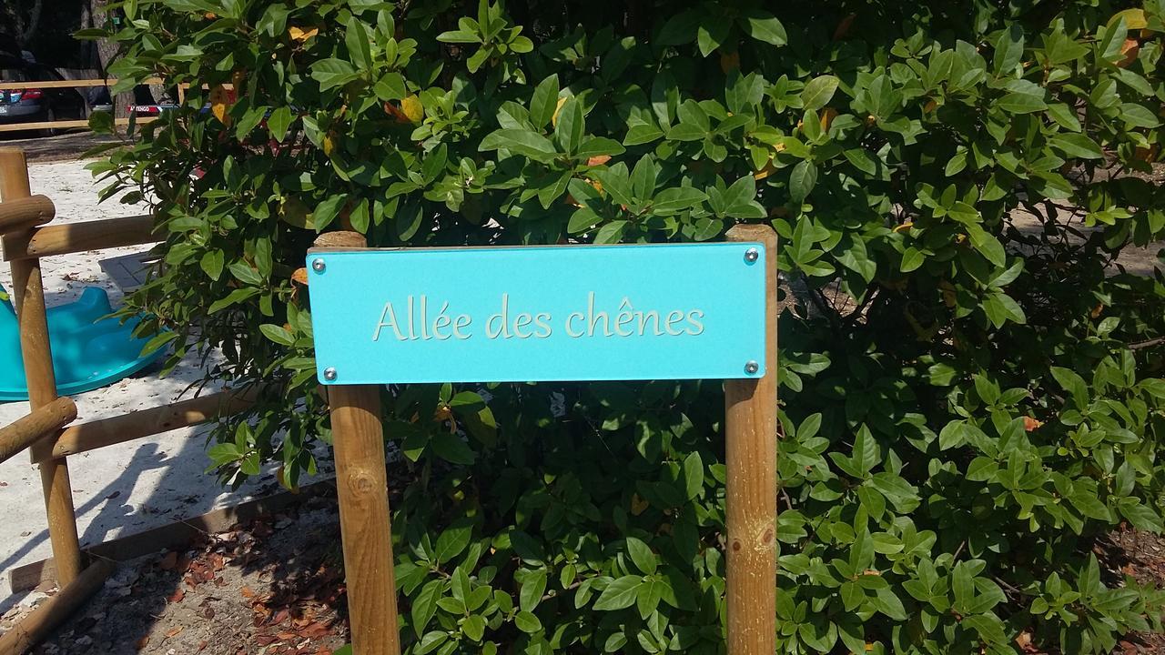 Camping Camping Les Tours Du Pinet Domaine Cezanne
