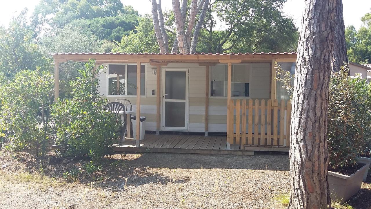 Camping Les Tours Du Pinet Domaine Cezanne *