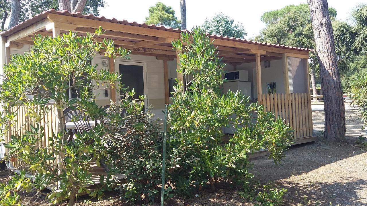Camping Camping Les Tours Du Pinet Domaine Cezanne