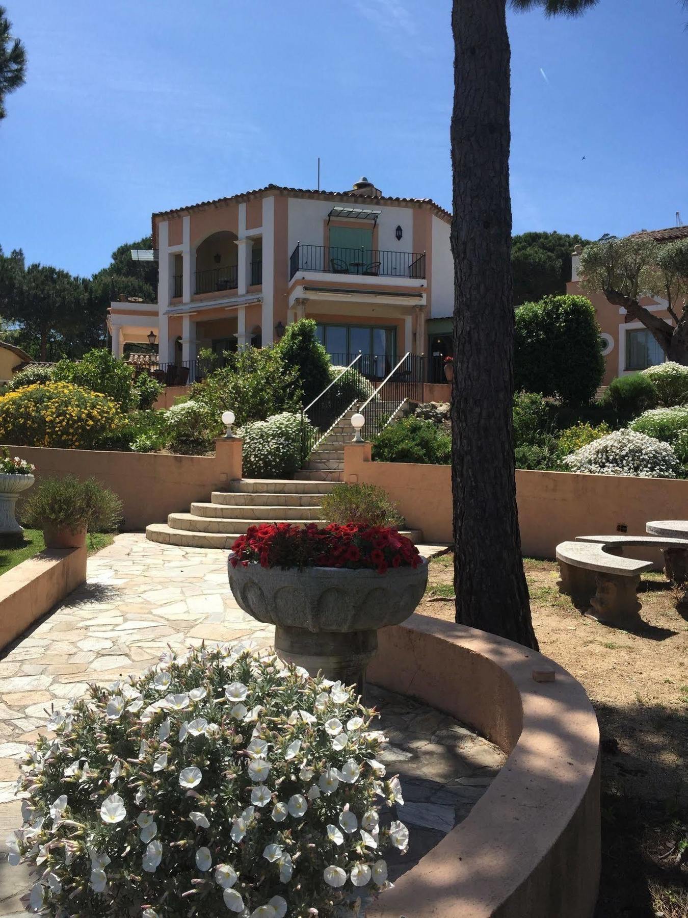 Hotel La Romarine 3*