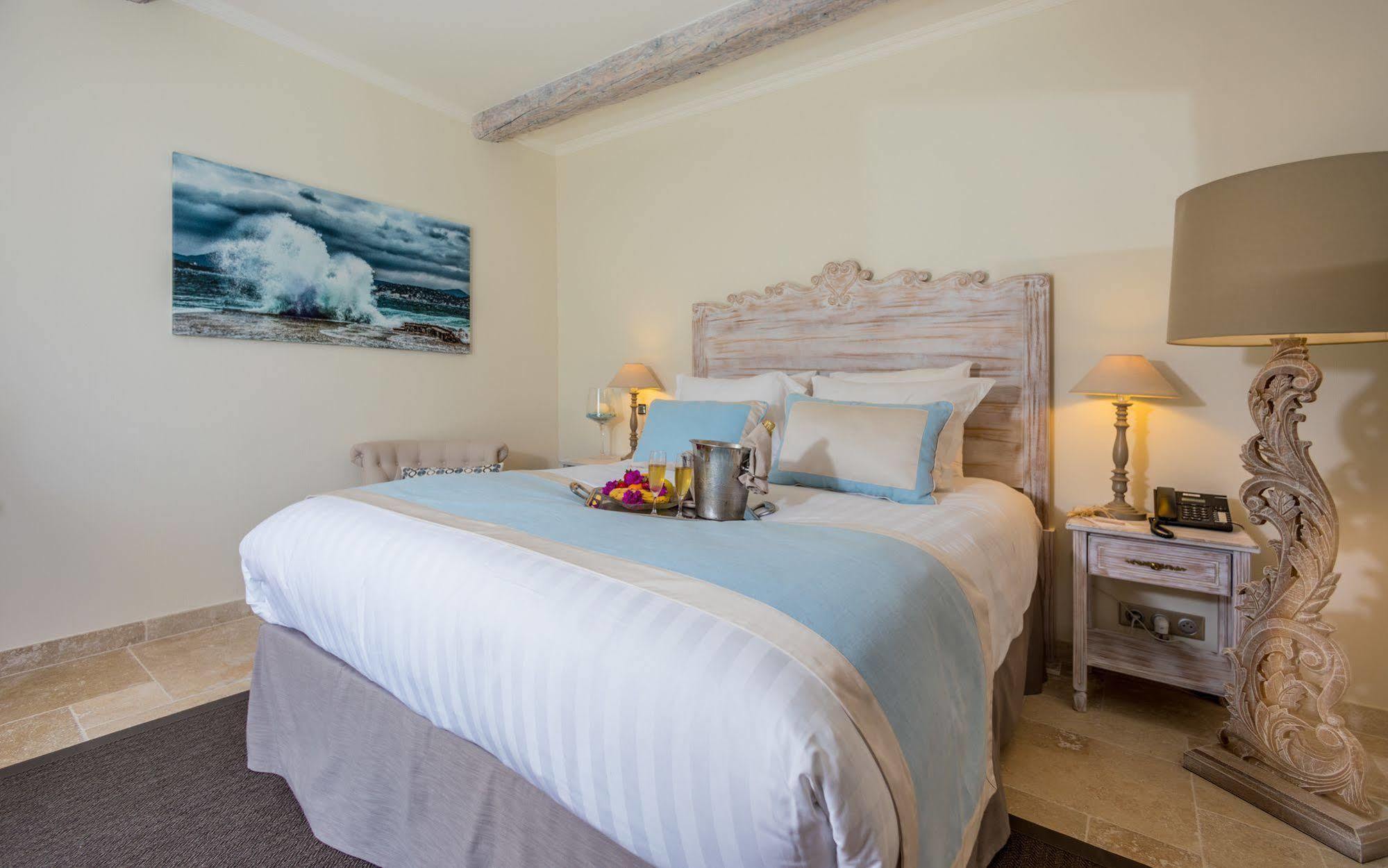 Hotel La Bastide Des Salins 4*