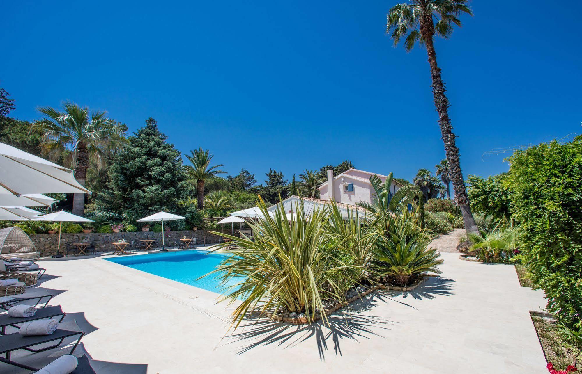 Hotel La Bastide Des Salins 4*