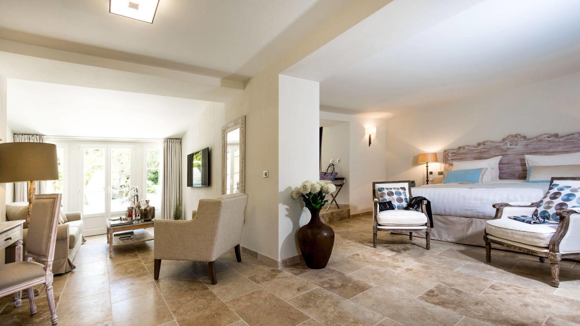 Hotel La Bastide Des Salins 4*