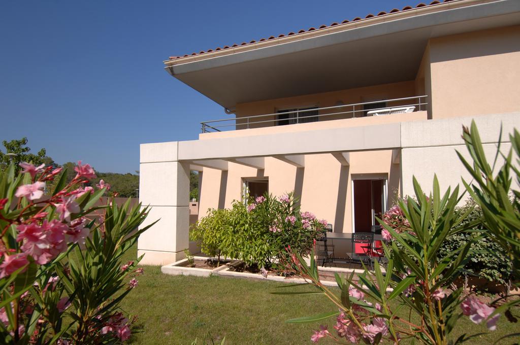 Les Parasols D'argens Aparthotel 3*