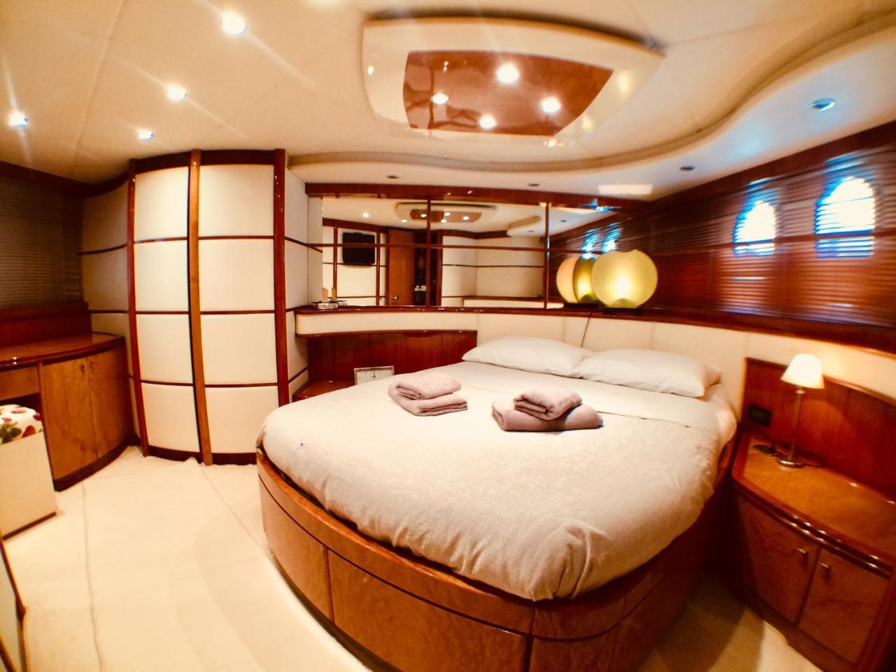 Tropez Luxury Yacht * Saint-Tropez