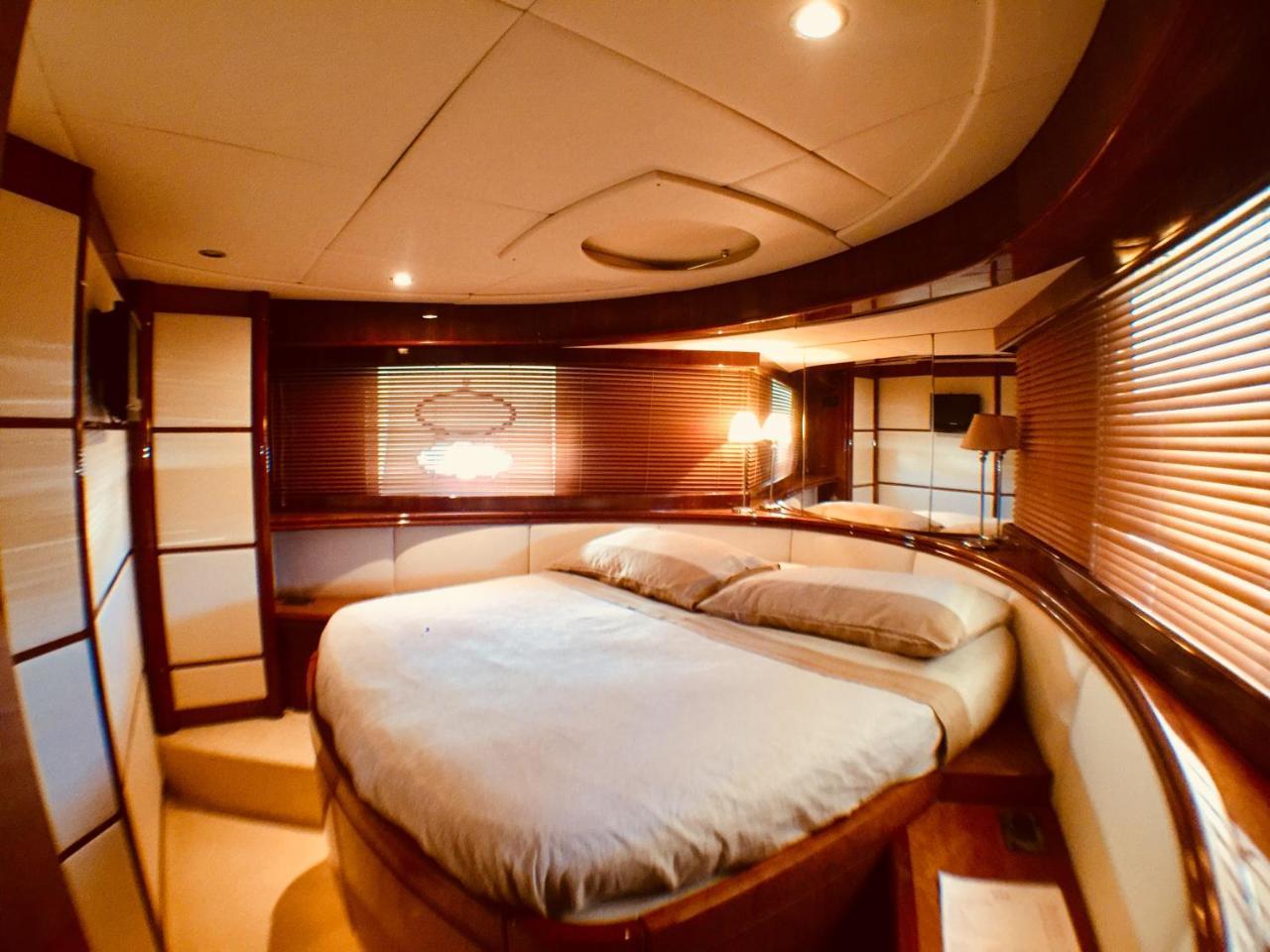 Botel Tropez Luxury Yacht *