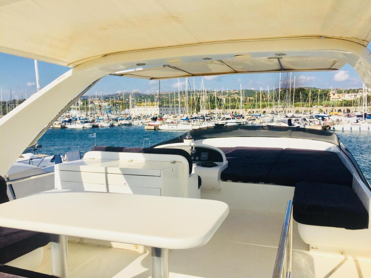 Tropez Luxury Yacht * Saint-Tropez
