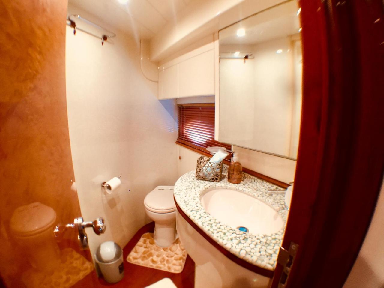 Tropez Luxury Yacht Botel Saint-Tropez