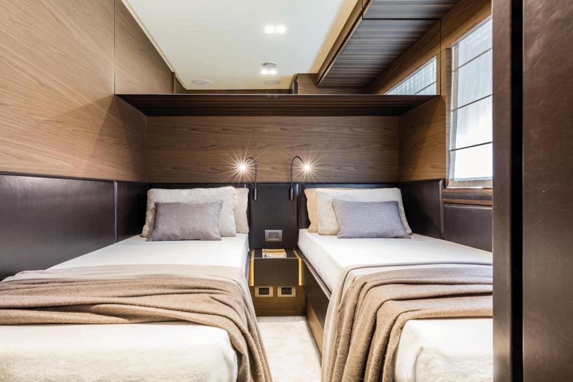 Botel Tropez Luxury Yacht *