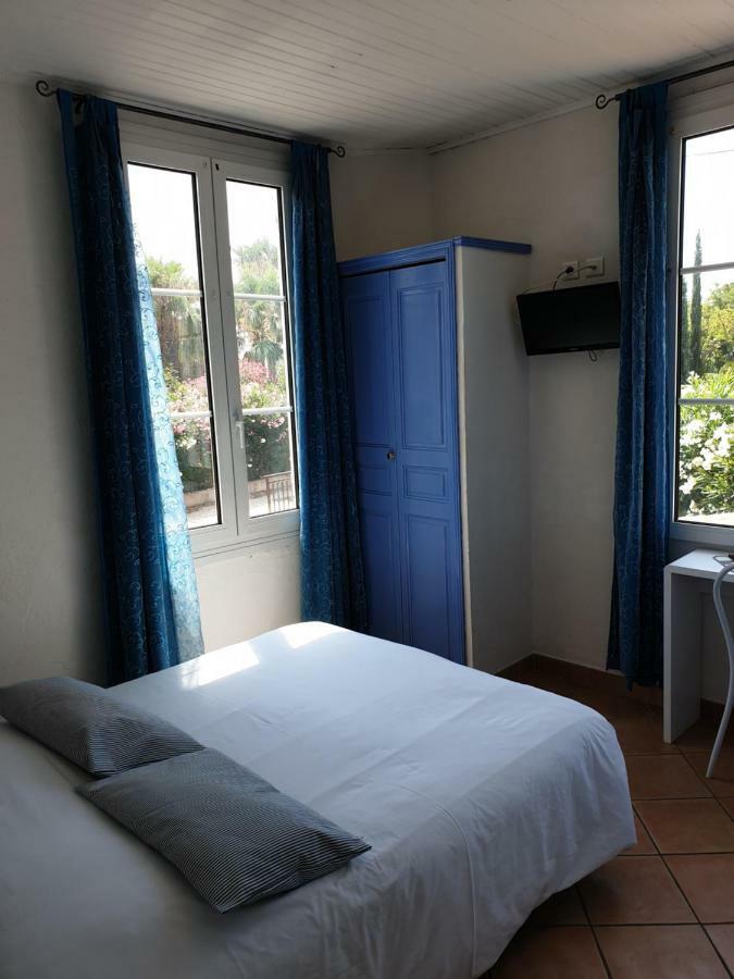 Hotel De La Plage 2*