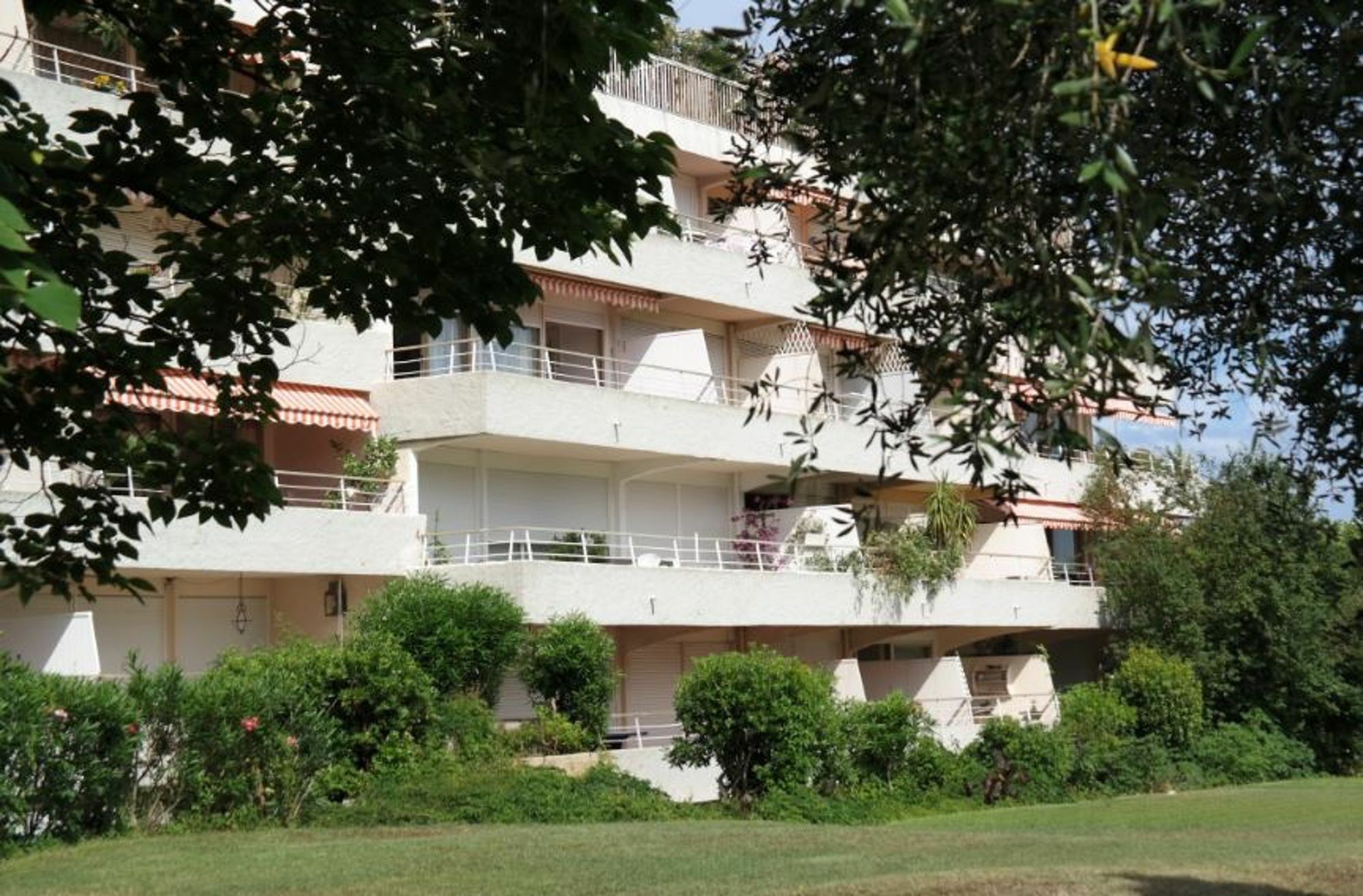 Apartment Studette In Saint-tropez, With Wonderful Park View And Pool Access - 8 Saint-Tropez