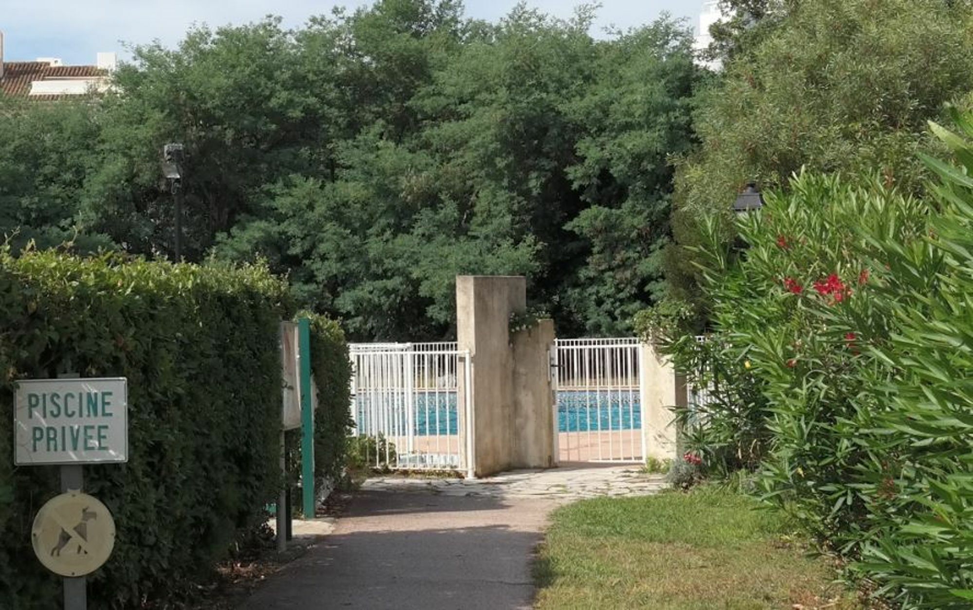 Studette In Saint-tropez, With Wonderful Park View And Pool Access - 8 * Saint-Tropez