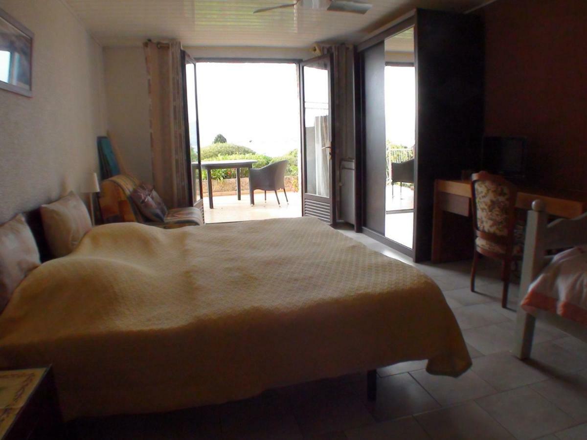 Le Mas Des Pins Guest house *