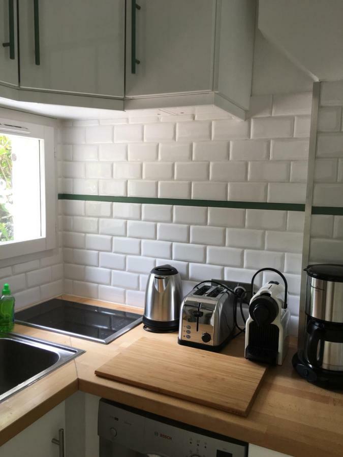 Walking Distance, Sea View House