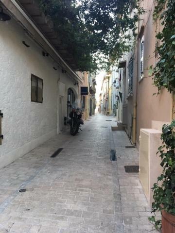 Apartment Beautifully Bright In Old Town Saint-Tropez