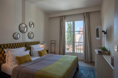 Hotel Le Y 4*