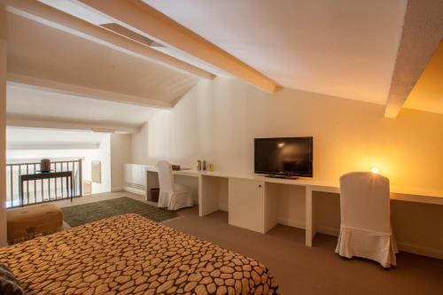Hotel Le Y 4*
