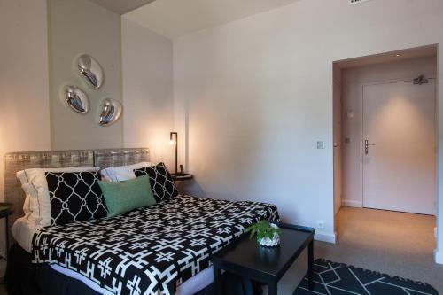 Le Y Hotel