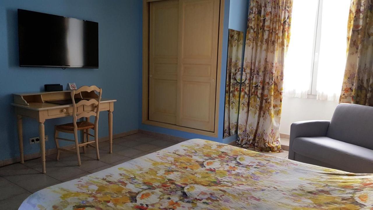 Les Palmiers Hotel